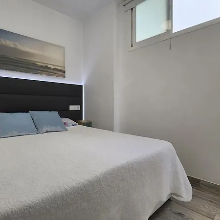 Апартаменты Fantastic With Seaview Адехе