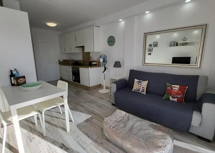 Fantastic With Seaview 아데제